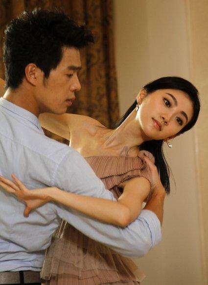 在《终末的女武神》中，为什么吕布是中华最强而不是别人呢？游戏画面