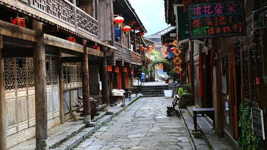 呼和浩特市总工会开展“两节”送温暖慰问活动